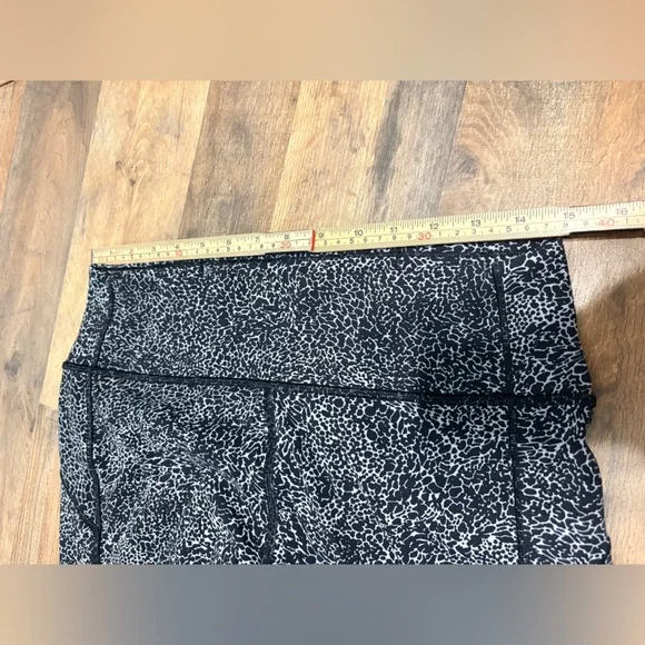 Lululemon Black Gray Speckled High Rise Leggings Size 6 | 25” Inseam - Picture 4 of 5